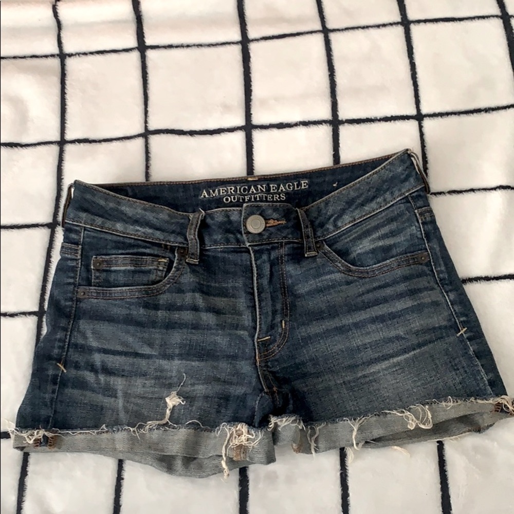 Super stretch distressed cuffed shorts
